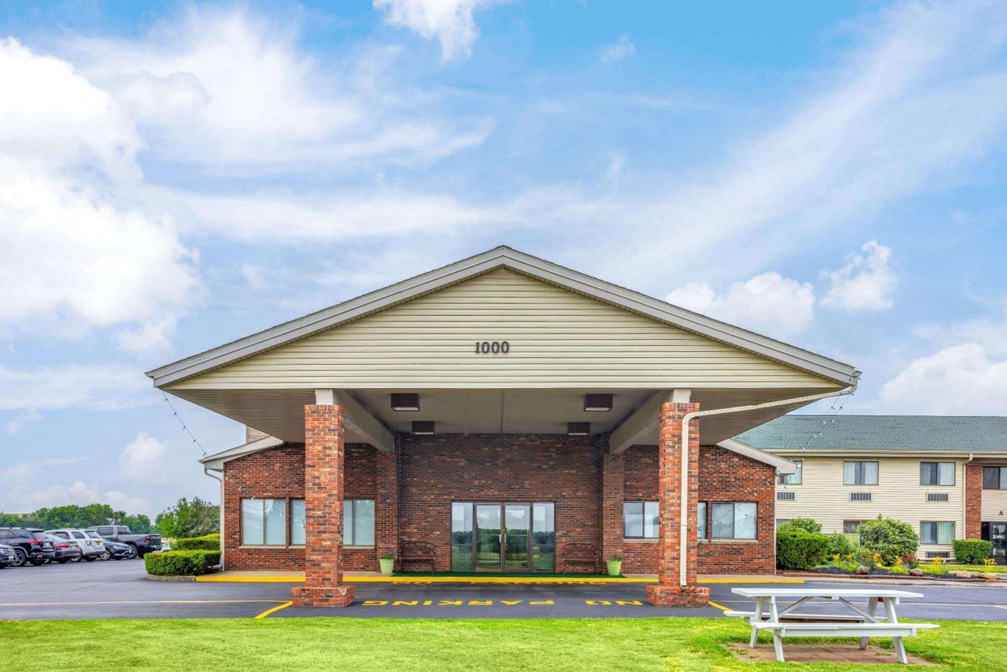 Super 8 By Wyndham Henrietta/Rochester Area Zewnętrze zdjęcie